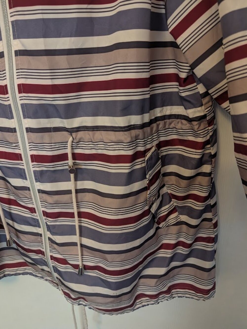 Parka in a Pocket Size XL - Picture 3 of 6